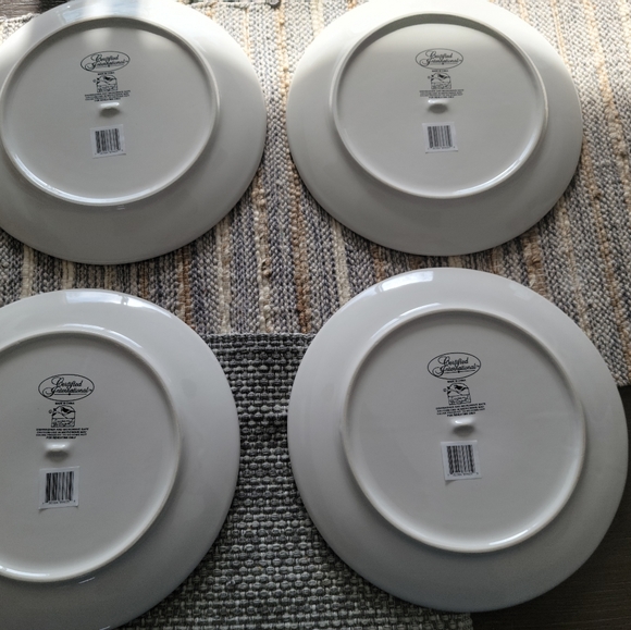 NWOT Set of 4 Large Dinner Plates Christmas Story - Picture 5 of 5